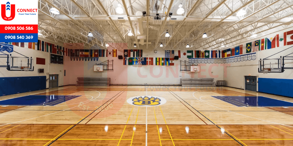 Trung học Bodwell High School, bang British Columbia, Canada